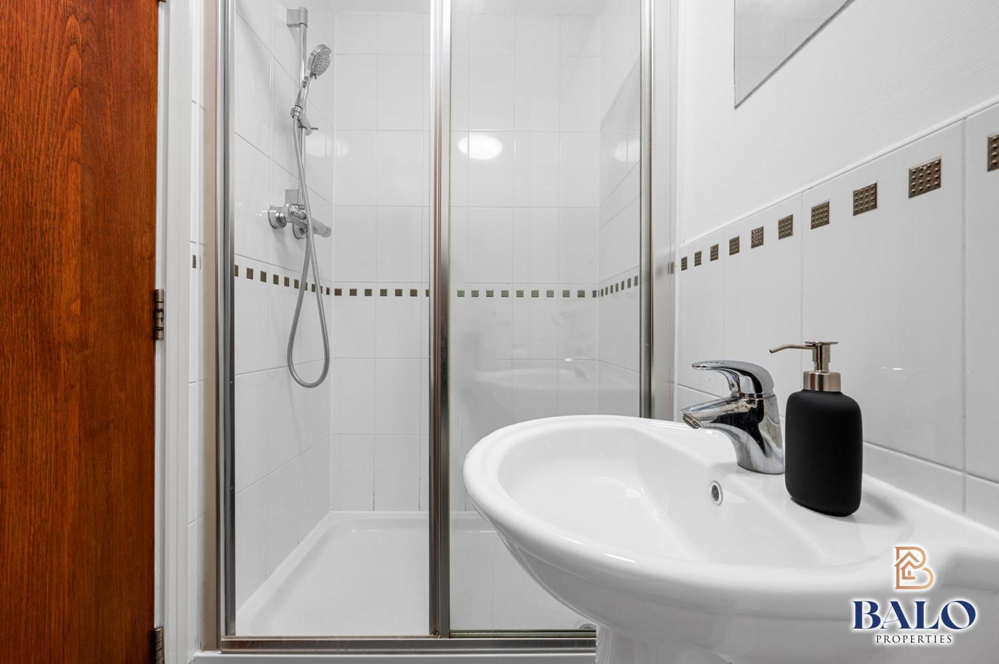 Modern Spacious 2Bedroom Apartment Great! Location By Etihad Mancity Stadium& Coop Live Arena Manchester Exterior photo